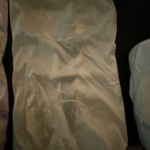 Sleep & Glow Omnia Pillow W/ 2 100% Pure  Mulberry Silk Pillowcases - Picture 8 of 11